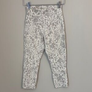 Lululemon Align High-Rise Crop 21” Cheetah Camo Antique White Size 6